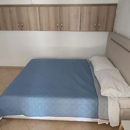 Apartment Cellar *